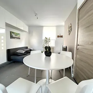 https://albert-20-booking.hotelsantwerp.net